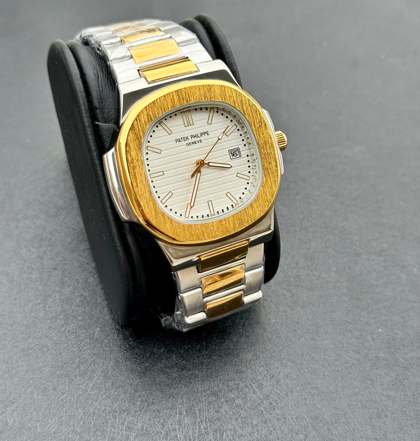 Limited Edition Patek Philippe - Mineral glass - Superlative Finish