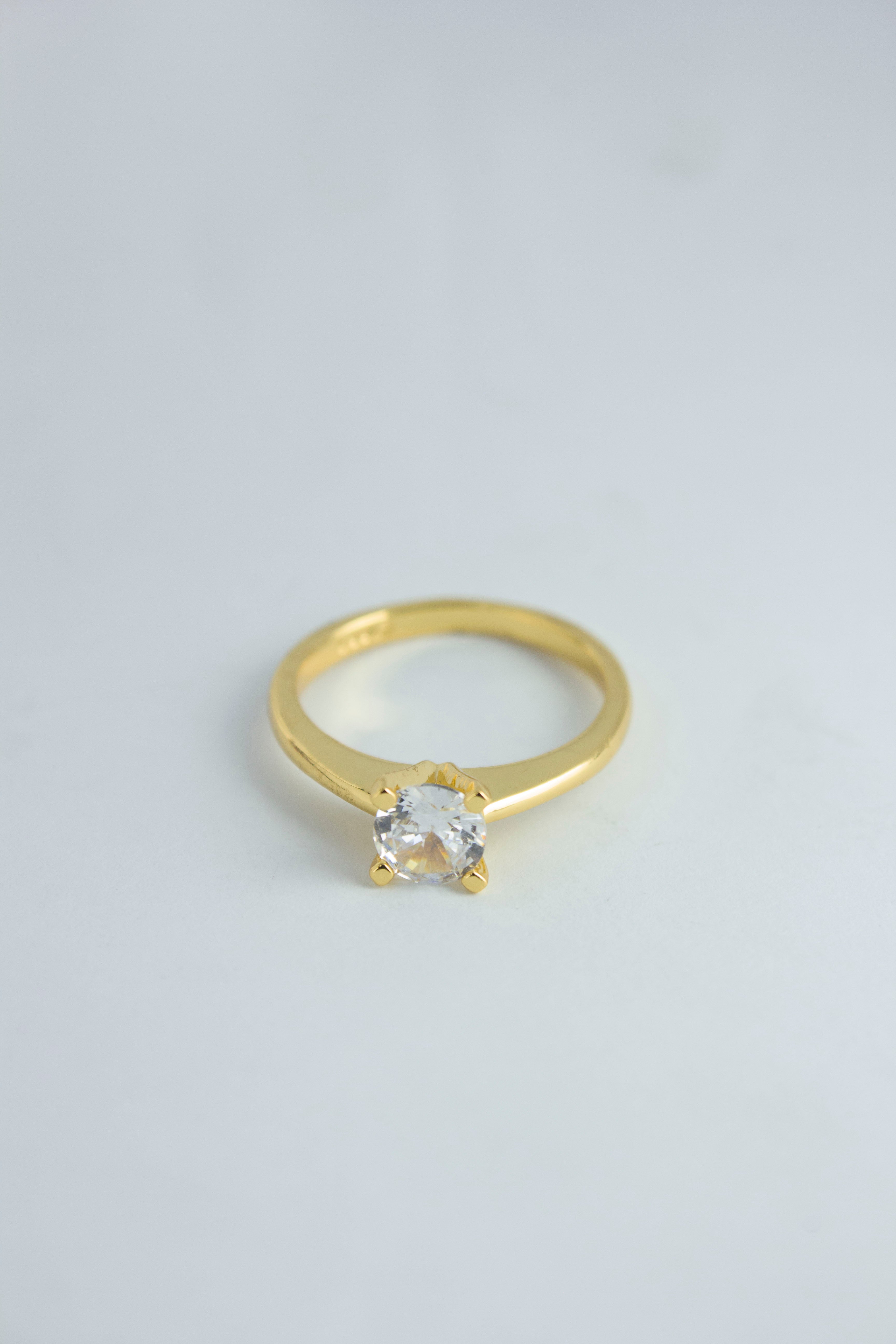 Simple Minimalistic Design Diamond Ring – www.Gharri.pk
